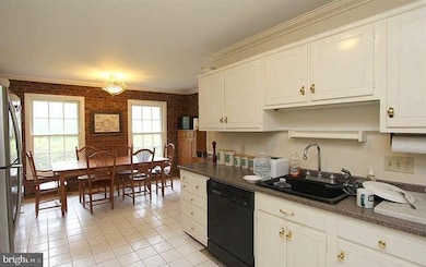 12225 Thoroughbred Rd, Herndon, VA 20171 - photo 6