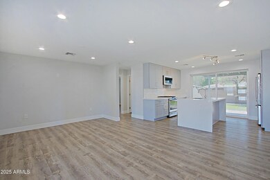 4224 N 36th St, Phoenix, AZ 85018 - photo 4