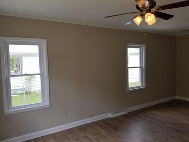 114 Lark St, Bristol, TN 37620 - photo 7