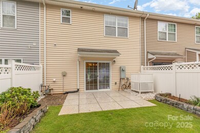 1437 Harpers Inlet Dr, Clover, SC 29710 - photo 5