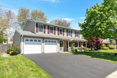 30 Snowdrift Ln Howell-large-003-001-4M3