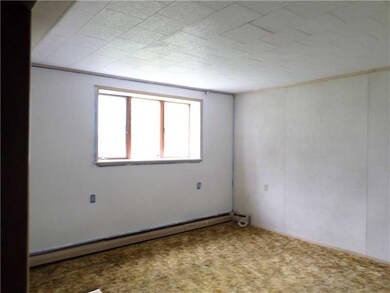 Living Room. Spacious living room