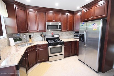 68 N Railroad Ave, Staten Island, NY 10304 - photo 4