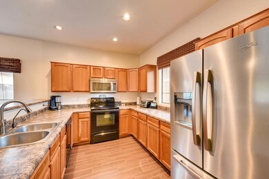 940 E Sav-010-16-Kitchen-MLS_Size