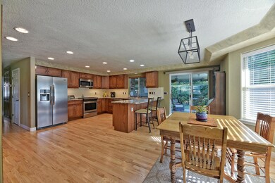 2542 Ashwood Ct, Medford, OR 97504 - photo 5