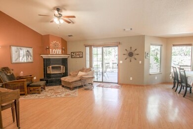 3 Living Room (3)