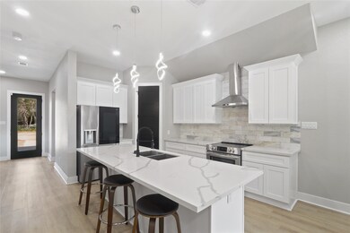 1017 Calvin Ave unit B, Houston, TX 77088 - photo 5