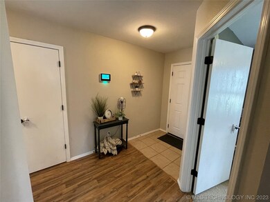 8943 S 257th East Place, Broken Arrow, OK 74014 - photo 4