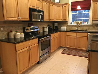 154 Privet Ln, Milford, PA 18337 - photo 5