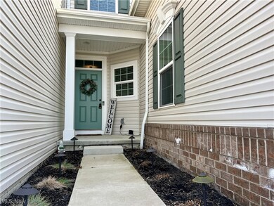 812 Robinson Dr, Lagrange, OH 44050 - photo 2