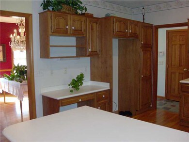 274 Larchwood Dr, Warwick, RI 02886 - photo 3