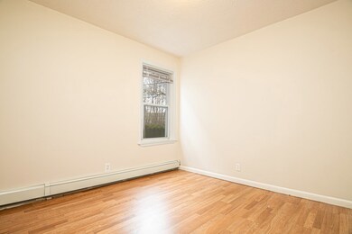 8 Randall St, Pawtucket, RI 02860 - photo 5