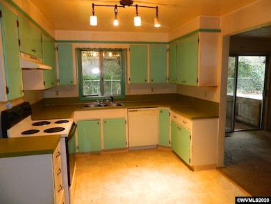 2925 Summer St SE, Salem, OR 97302 - photo 3