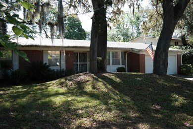 5031 Dian Wood Dr E, Jacksonville, FL 32210 - photo 3