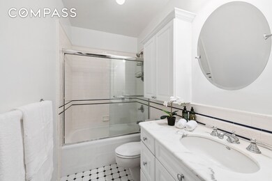 167 Perry St unit 2H, New York, NY 10014 - photo 6