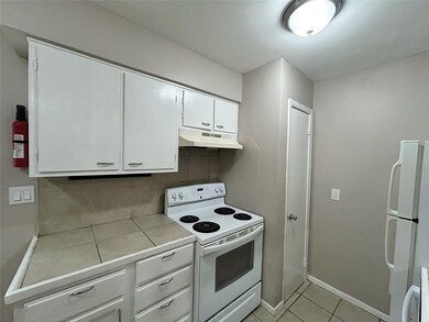 1412 Hawthorne St unit 2, Houston, TX 77006 - photo 7