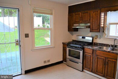 918 Mentor Ave, Capitol Heights, MD 20743 - photo 6