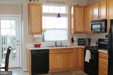 12448 Selkirk Cir, Bristow, VA 20136 - photo 4