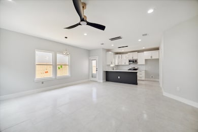 8604 Viera Ln, Houston, TX 77075 - photo 6