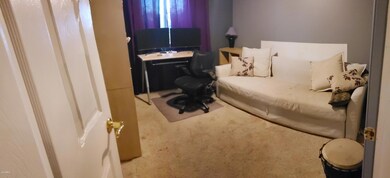 Bedroom 4/Office setup, full closet