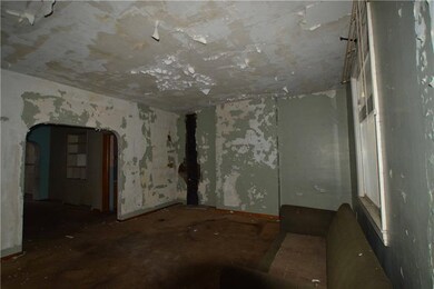 116 Custer Ave, Vandergrift, PA 15690 - photo 5