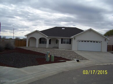 Front w/attached garage