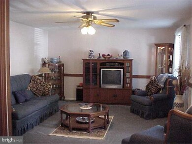 414 Camelot Dr, Brookhaven, PA 19015 - photo 4