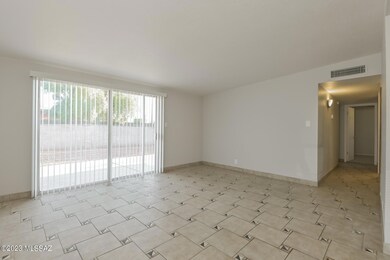 004-photo-living-room-10110742