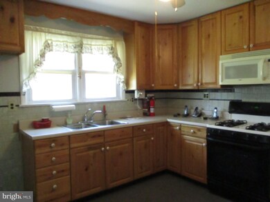 691 Mantua Grove Rd, West Deptford, NJ 08066 - photo 5