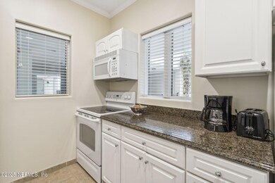 (6) 8-web-or-mls-2519 Boxwood Ln 2520-6