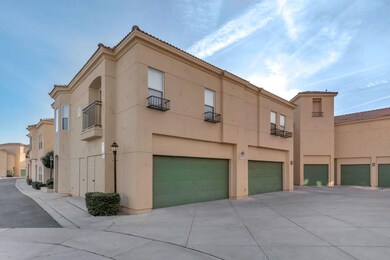 2 CAR GARAGE