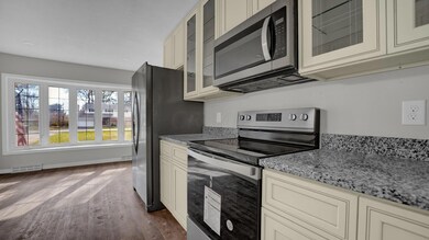 5864 Effingham Rd, Columbus, OH 43213 - photo 7