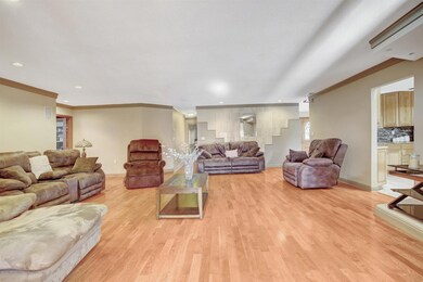 07-Family Room