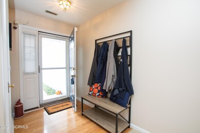 422 Point View Ct - Wayne Sutton Real Es