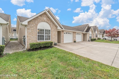 724 Graham Way unit 121, Knoxville, TN 37912 - photo 2