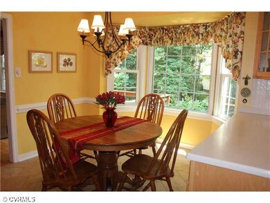 Kitchen - Eat-in kitchen with bay window overlooki