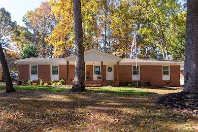 208 Spring Dr, Easley, SC 29642 - photo 2