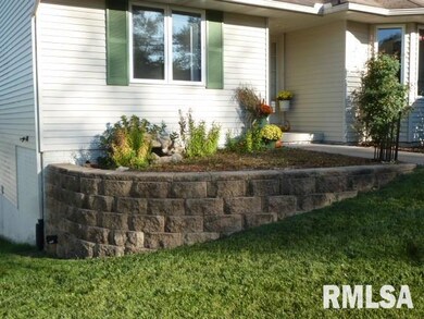 1895 14th St, Bettendorf, IA 52722 - photo 2