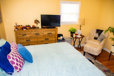 8002 Red Bud Hill Dr, Louisville, KY 40228 - photo 6