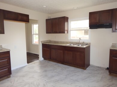 1317 Thurston Dr, Columbus, OH 43227 - photo 2