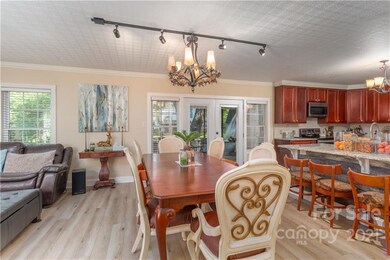 915 W Chapel Rd, Asheville, NC 28803 - photo 7