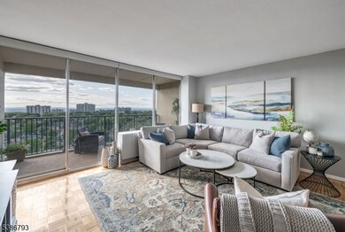 Horizon House unit 1706, Fort Lee, NJ 07024 - photo 4