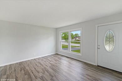 17214 Peach Grove Ln, Hazel Crest, IL 60429 - photo 3