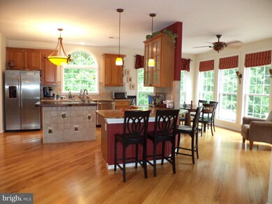 3901 Stonegate Ct, White Plains, MD 20695 - photo 4