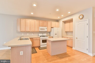9125 Marlove Oaks Ln, Owings Mills, MD 21117 - photo 3