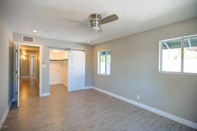 1620 E Echo Ln, Phoenix, AZ 85020 - photo 4