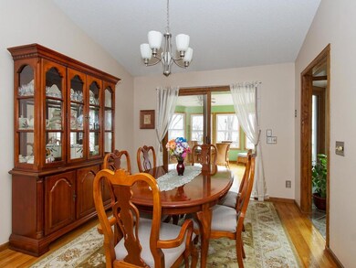 Formal dining. Yes, that's hardwood floors.15567 9