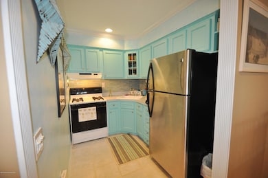 521 Ocean Ave unit 7, Avon By the Sea, NJ 07717 - photo 4