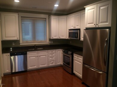 Kitchen Photo 1