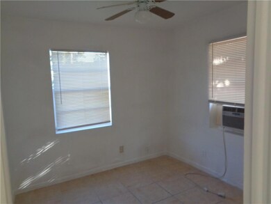 2204 Atlanta St unit 2, Hollywood, FL 33020 - photo 4
